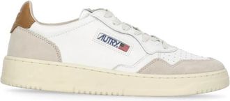 Autry Witte Leren Sneakers met Geborduurd Logo - Dames - Sneakers - Wit - 39 EU - Leer - Schoenen