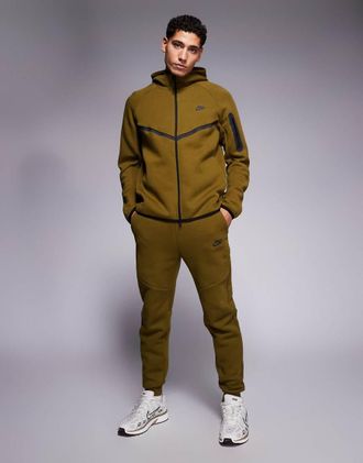 Nike Joggers in pile tecnico kaki-Verde