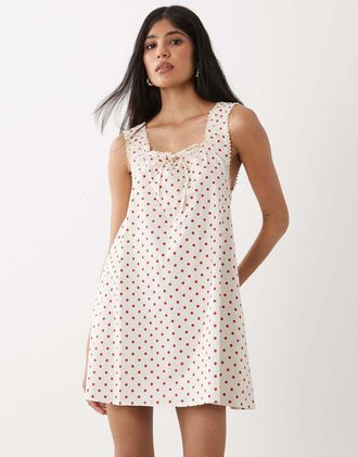 WeWoreWhat Vestito baby doll color avorio a pois-Bianco