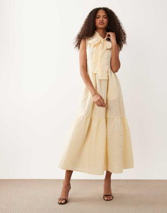 Sister Jane Sister Jane - Vestito lungo giallo con gonna a balze e fiocco con bordi ondulati