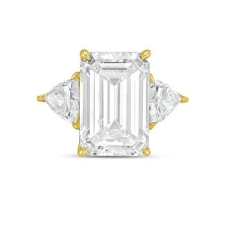 Diana M. Jewels 18kt yellow gold 8ct lab grown emerald diamond ring with trillions on the sides