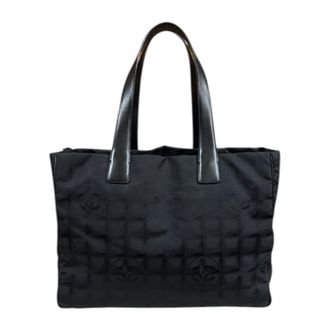 Chanel Black Nylon Tote Bag (Pre-Owned)