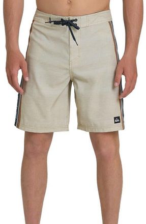 Quiksilver Fade Lines 19 Board Shorts in Twill at Nordstrom, Size 32