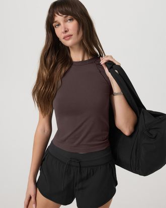 Vuori Clothing Short Sleeve Seamless Surge T-Shirt | French Roast | XS, Size Extra Small