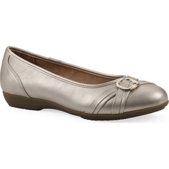 White Mountain Calming Buckle Strap Flat in Platino/Metallic/Smooth at Nordstrom Rack, Size 8.5