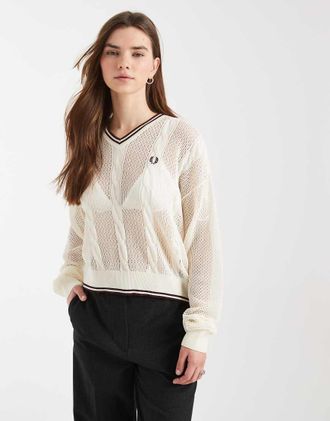 Fred Perry Maglione in maglia a rete e trecce color &eacute;cru con logo-Neutro