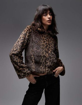 AllSaints Saye - Giacca taglio corto marrone in pelliccia sintetica leopardata