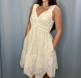 Skies Are Blue Clothing Womens Scallop Hem Eyelet Dress In White