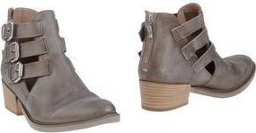 Janet & Janet FOOTWEAR - Ankle boots on YOOX.COM