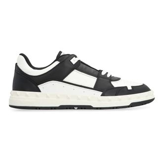Valentino Garavani Schoenen, Heren, Zwart, 44 EU, Leer, Freedots Low-top sneakers