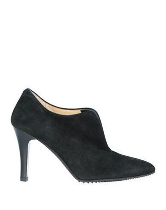 Brunate Pumps