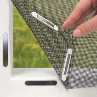 OEM Mosquitera Con Sistema Magic Click. Se Puede Cortar Individualmente Para Adaptarse A Todas Las Ventanas De Hasta 150 X 130 Cm. Se Instala Con 12 Imane
