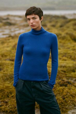 Maeve Markie 100% Cashmere Turtleneck Top
