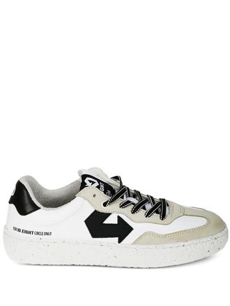 ID.EIGHT Uriduri arrow-detail sneakers - Wit