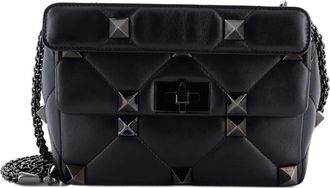Valentino Garavani Roman Stud Flap Bag Quilted Leather Medium crossbody bag - Zwart