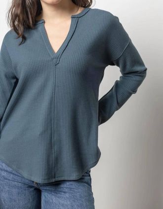 Lilla P Rounded Hem Split Neck Top In Abyss