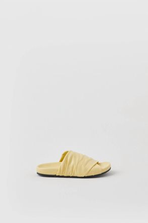 Closed Womens Cross Italian Leather Sandals In Yellow Orchid