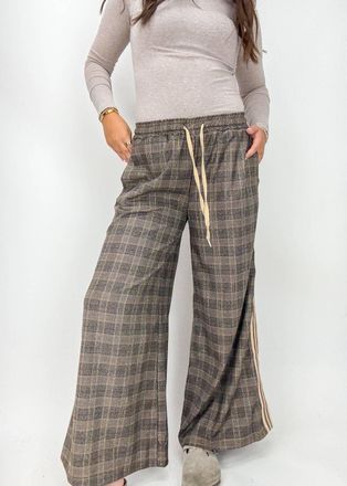 Astrid Priscilla Plaid Pants In Brown Plaid