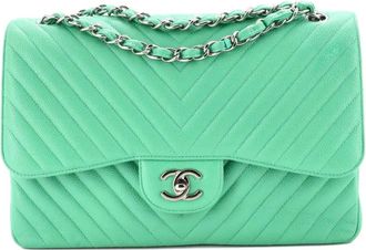 Chanel Classic Double Flap Bag Chevron Caviar Jumbo shoulder bag - Verde