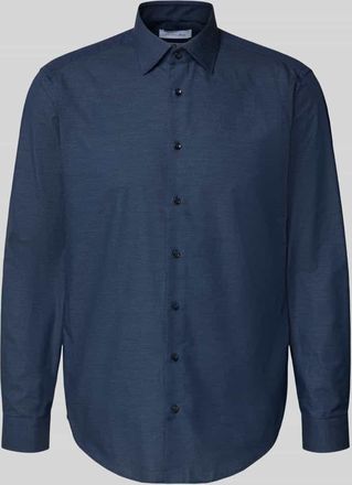 Christian Berg Regular Fit Business-Hemd aus Baumwolle mit Kentkragen in Marine, Gr&ouml;&szlig;e 39/40