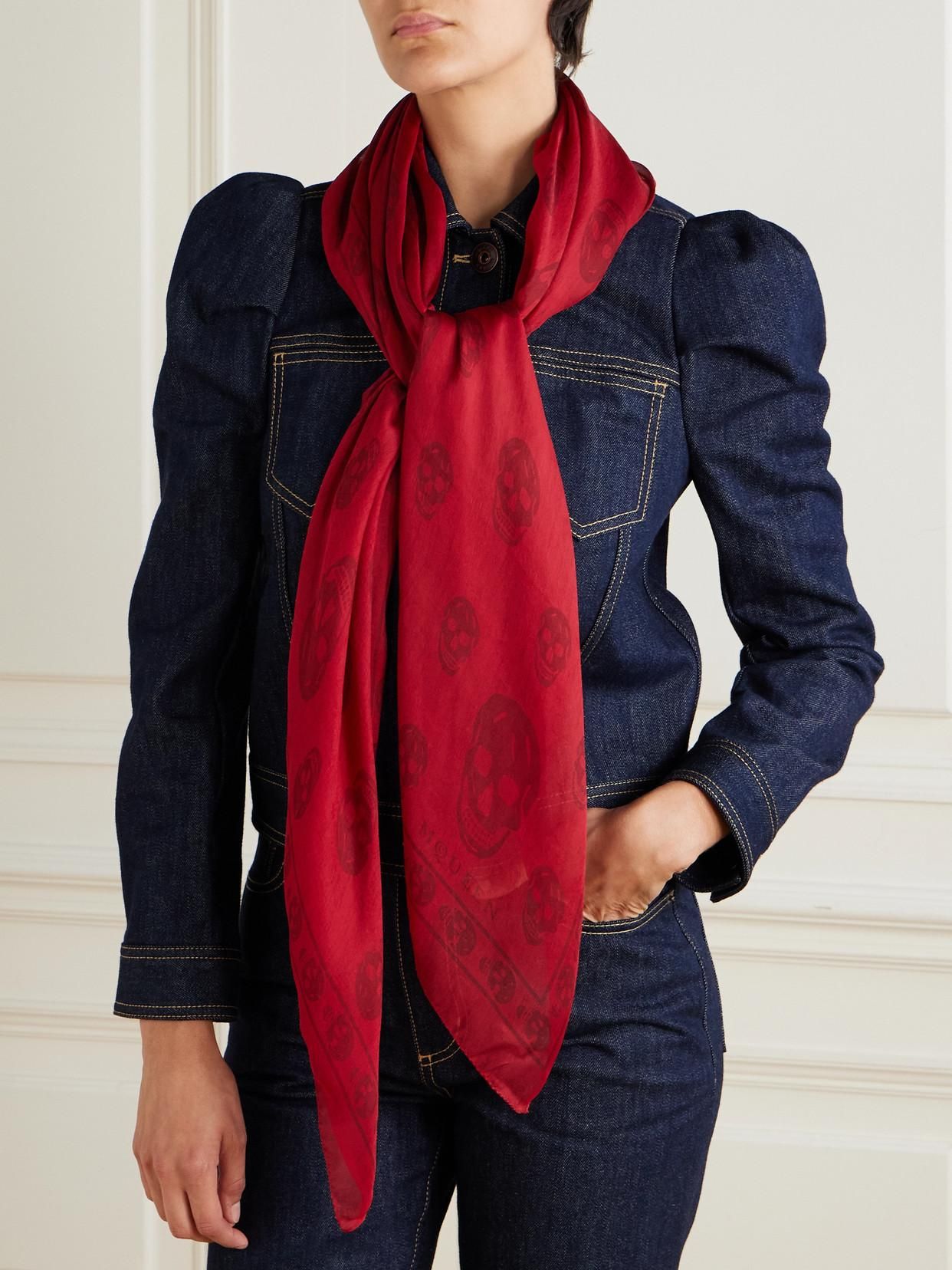 Alexander McQueen Sciarpa con frange e stampa teschio Toni