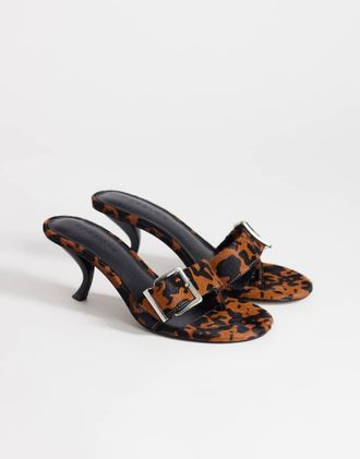 Topshop Nadine - Sabot in pelle con tacco medio e fibbia in cavallino con stampa leopardata-Marrone