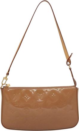 Louis Vuitton Pochette Accessoire Beige Patent Leather Clutch Bag (Pre-Owned)
