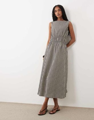 Arket Vestito midi in seersucker di cotone misto con vita stretta e stampa a quadretti neri-Marrone