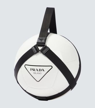 Prada Palla da calcio in gomma con custodia