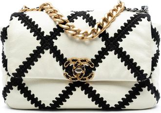 Chanel Borsa a tracolla 19 media in pelle di vitello alluncinetto con battente 2020 - Bianco