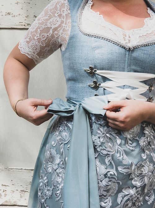 Alles zum Thema Dirndl - Wie und wo bindet man die Schleife, mit oder ohne Träger, besser hochwertig oder günstig und welche Arten sind gerade angesagt?