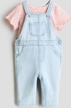 H&M 2-piece Dungarees And Top Set in Light Denim Blue/pink at Nordstrom, Size 18M