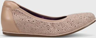 Vaneli Womens Gisel Flat In Sesame Suede