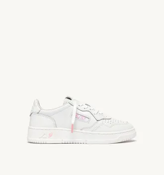 Autry CHANGBIN X AUTRY MEDALIST LOW SNEAKERS IN WHITE AND PINK LEATHER