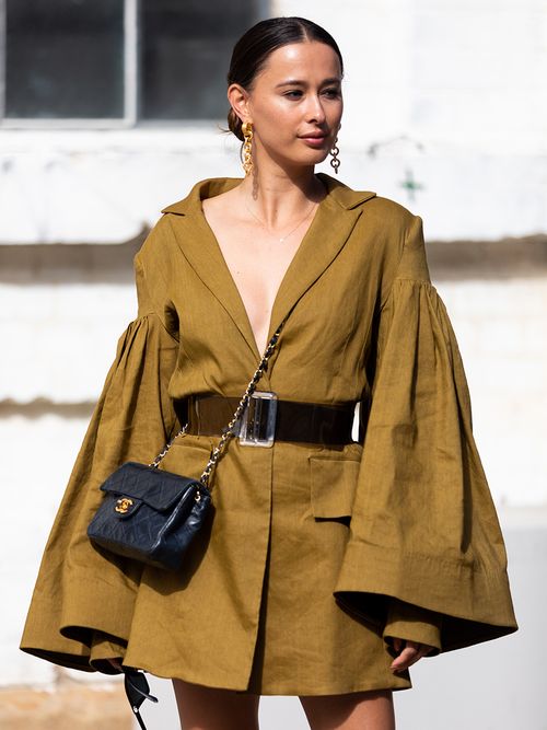 look con borsa Chanel