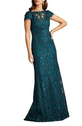 Tadashi Shoji Sequin Leaf Print Sheath Gown in Tea Leaf at Nordstrom, Size 10