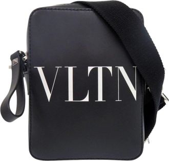 Valentino Garavani Black Leather Shoulder Bag (Pre-Owned)