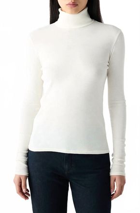 Amo Reese Long Sleeve Tee In Eggshell