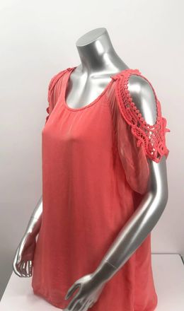 M Made in Italy Womens Casey Crochet Split Short Sleeve Flowy Top In Coral