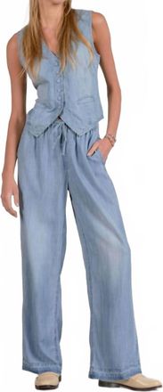 Elan Chambray V-Neck Vest In Blue