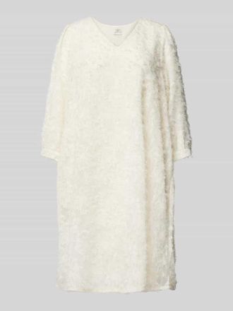 Kaffe Knielanges Kleid mit V-Ausschnitt in Ecru, Gr&ouml;&szlig;e 36