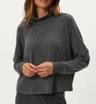 Michael Stars Wynn Brushed Waffle Top In Charcoal