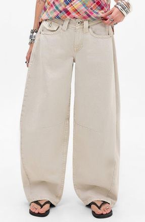BDG Kayla Cocoon Leg Jeans in White at Nordstrom, Size 25 32