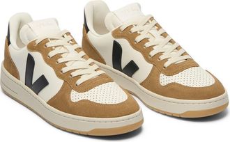 Veja V-10 Sneaker in Pure Black Tent at Nordstrom, Size 41