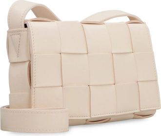 Bottega Veneta Cassette Small Crossbody Bag - Dames - Schoudertassen - Roze - ONE Size - Leer - Tassen