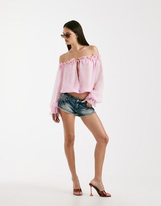 I.AM.GIA Jazmin - Blusa rosa confetto in chiffon georgette con scollo alla Bardot profondo e dettaglio allacciato