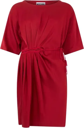 Moschino Kleedjes, Dames, Rood, L, Rayon, Korte jurk met riem en draperie