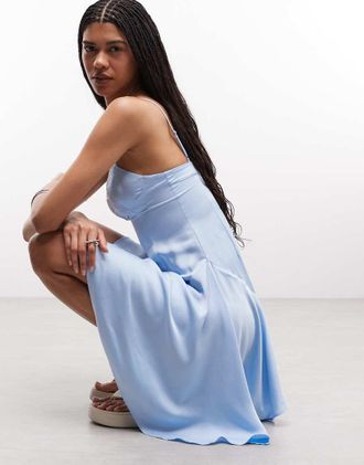 Monki Vestito sottoveste corto asimmetrico in raso azzurro-Blu