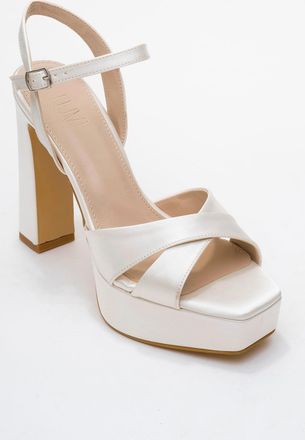 Prologue Yulia Cross-Strap Platform Hak Sandaal
