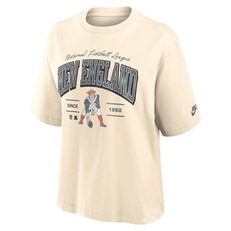 Nike New England Patriots Vintage Mod Boxy Nike Womens NFL T-Shirt in White | 01CM15A8KV-U9E